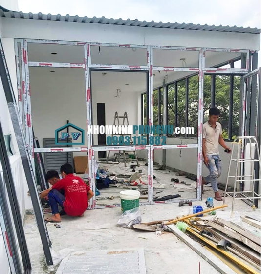 Làm nhôm kính giá rẻ tại quận Thủ Đức TPHCM| Xưởng gia công - sản xuất nhôm kính Phong Vũ