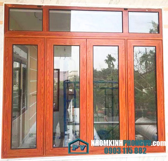 Mẫu cửa nhôm xingfa 4 cánh mở quay màu vân gỗ