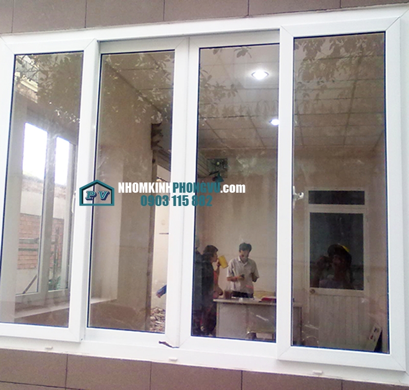 Mẫu cửa sổ khung nhôm kính cường lực 4 cánh lùa trượt